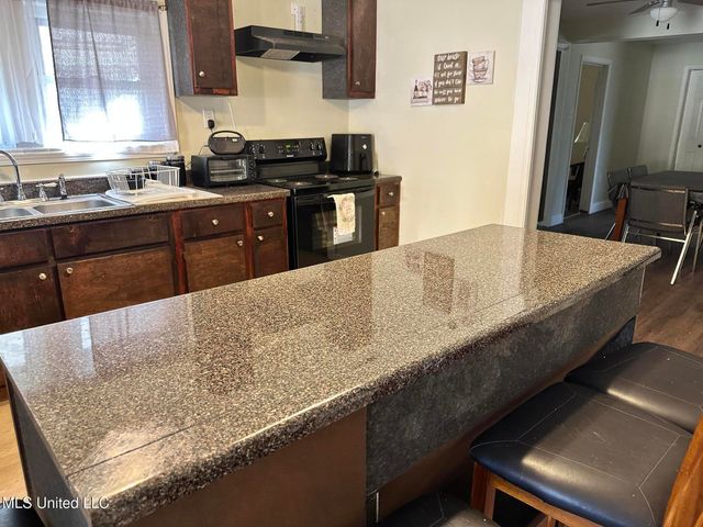 4301 Palmetto Street, Moss Point, MS 39563