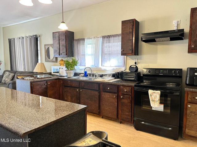 4301 Palmetto Street, Moss Point, MS 39563