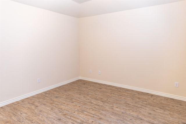 3206 Robin Road, Ennis, TX 75119