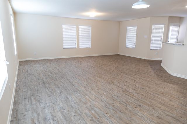 3206 Robin Road, Ennis, TX 75119