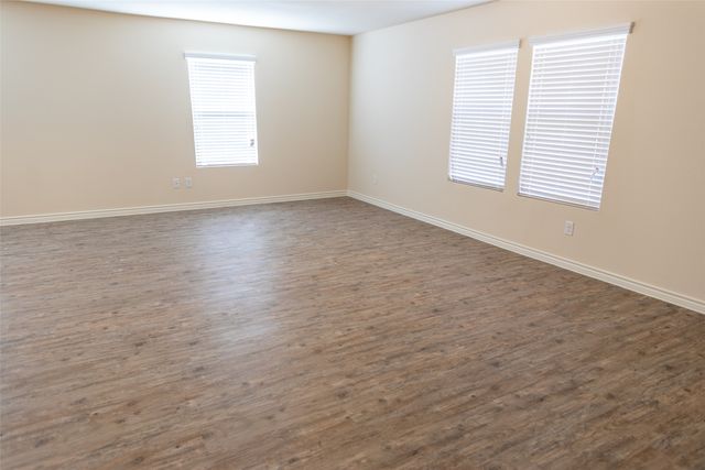 3206 Robin Road, Ennis, TX 75119