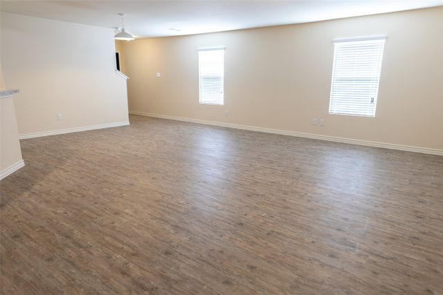 3206 Robin Road, Ennis, TX 75119