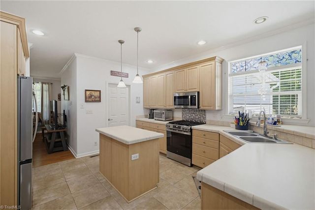 272 Victoria Circle, Madison, NC 27025