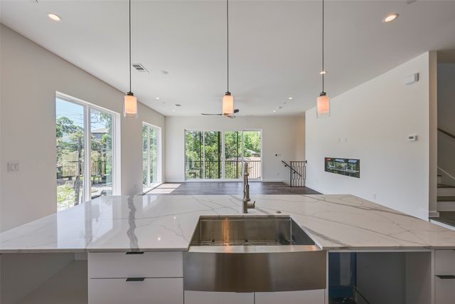 2247 Mail Avenue 103, Dallas, TX 75235