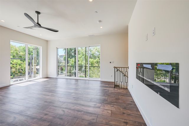 2247 Mail Avenue 103, Dallas, TX 75235