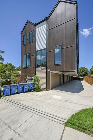 2247 Mail Avenue 103, Dallas, TX 75235