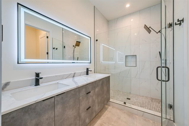 2247 Mail Avenue 103, Dallas, TX 75235