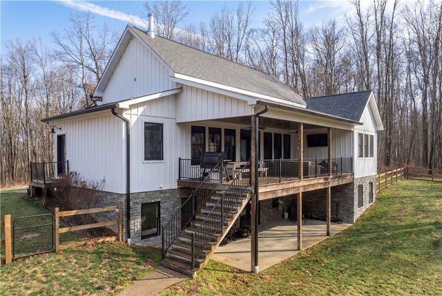 103 Silver Oak Ln, Slippery Rock Twp, PA 16057