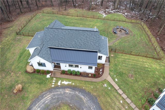 103 Silver Oak Ln, Slippery Rock Twp, PA 16057