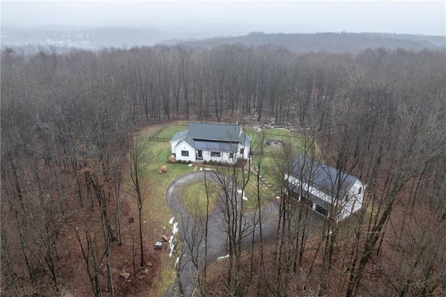 103 Silver Oak Ln, Slippery Rock Twp, PA 16057