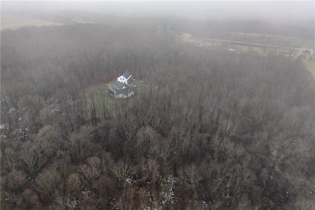 103 Silver Oak Ln, Slippery Rock Twp, PA 16057