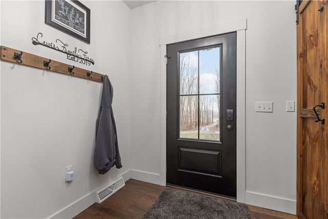 103 Silver Oak Ln, Slippery Rock Twp, PA 16057