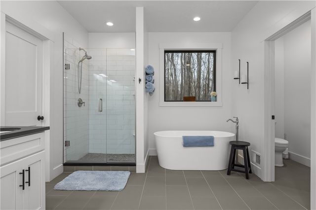 103 Silver Oak Ln, Slippery Rock Twp, PA 16057