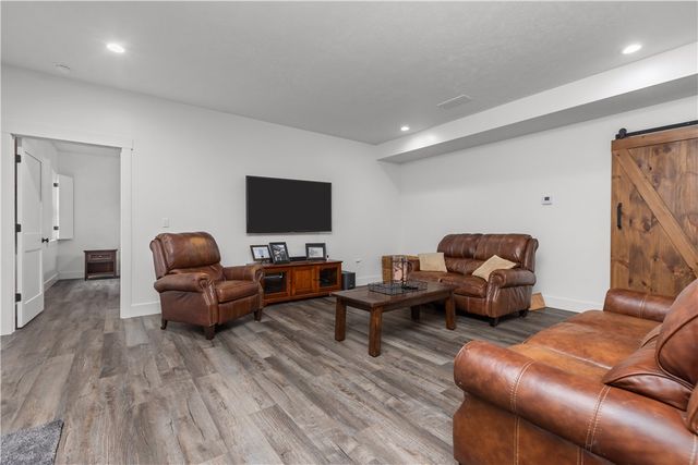 103 Silver Oak Ln, Slippery Rock Twp, PA 16057