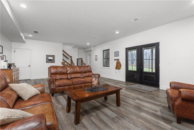 103 Silver Oak Ln, Slippery Rock Twp, PA 16057