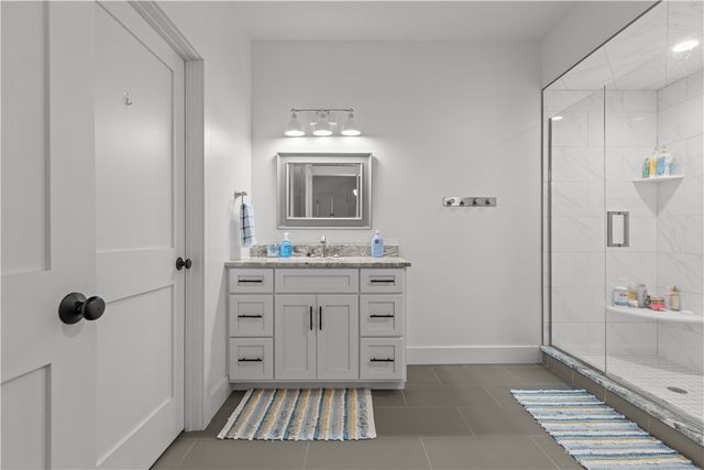 103 Silver Oak Ln, Slippery Rock Twp, PA 16057