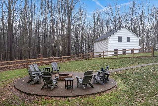 103 Silver Oak Ln, Slippery Rock Twp, PA 16057