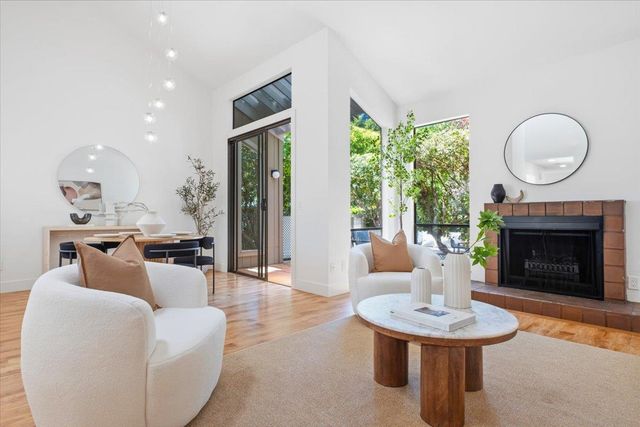392 N Whisman Road, Mountain View, CA 94043