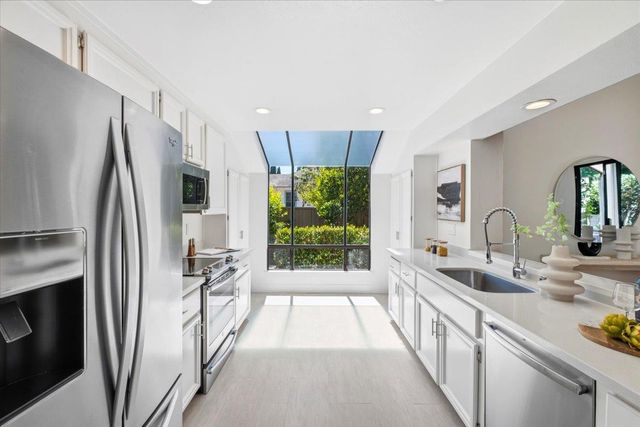 392 N Whisman Road, Mountain View, CA 94043
