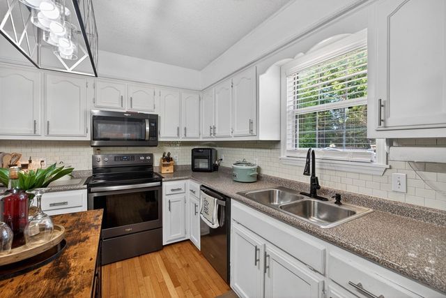 3571 Southmeade Dr, Cookeville, TN 38506