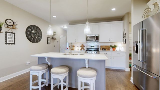 1056 Callaway Dr, Lebanon, TN 37087