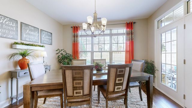 1056 Callaway Dr, Lebanon, TN 37087