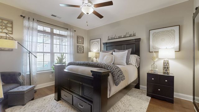 1056 Callaway Dr, Lebanon, TN 37087