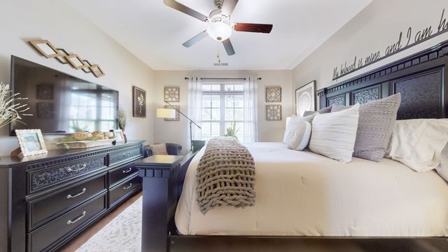 1056 Callaway Dr, Lebanon, TN 37087