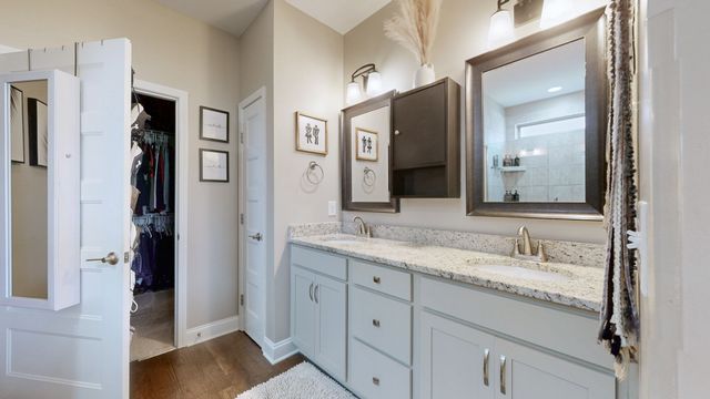 1056 Callaway Dr, Lebanon, TN 37087