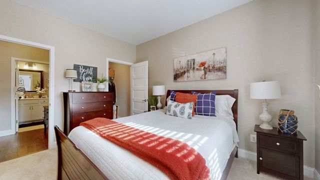 1056 Callaway Dr, Lebanon, TN 37087