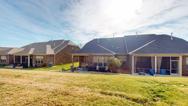 1056 Callaway Dr, Lebanon, TN 37087