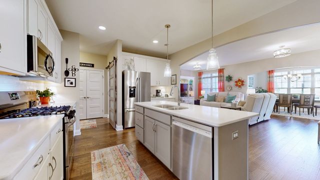 1056 Callaway Dr, Lebanon, TN 37087