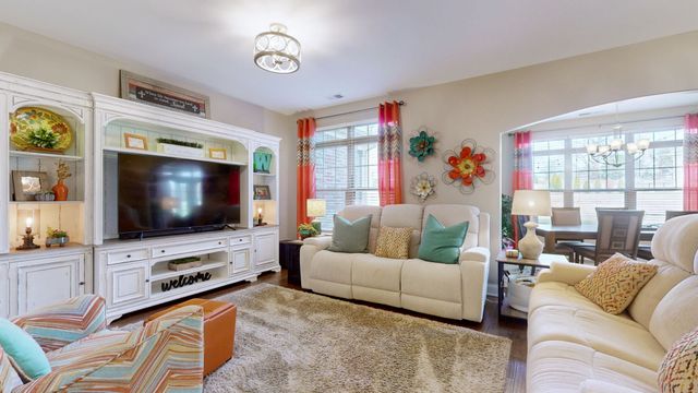 1056 Callaway Dr, Lebanon, TN 37087