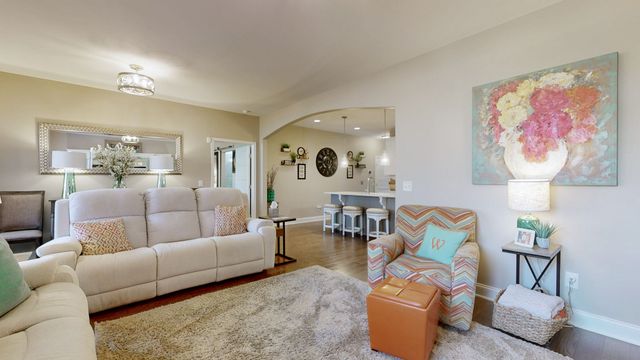 1056 Callaway Dr, Lebanon, TN 37087