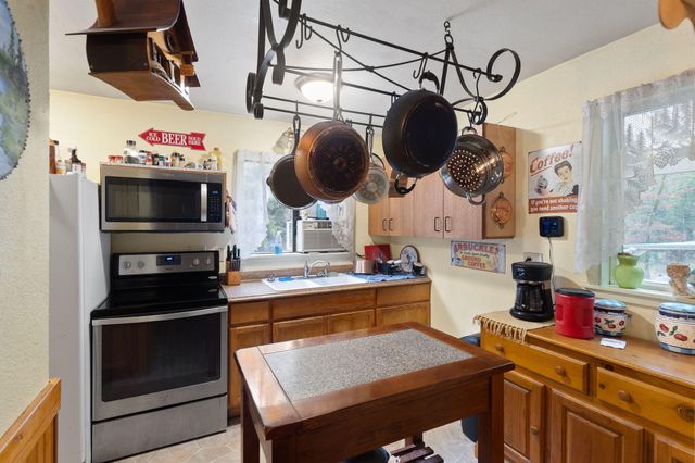 1200 Lower Wolf Creek Road, Wolf Creek, OR 97497