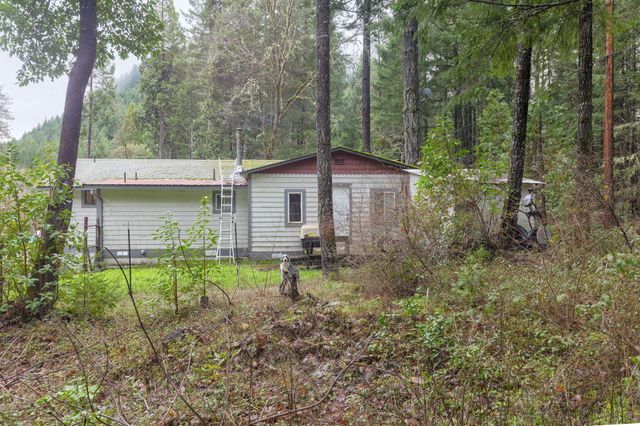 1200 Lower Wolf Creek Road, Wolf Creek, OR 97497