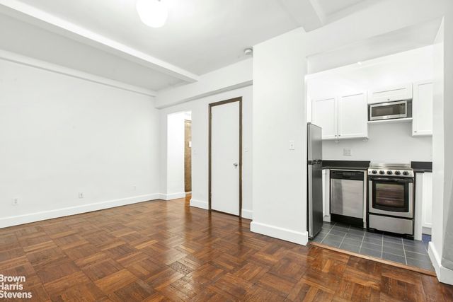 24 5th Ave Apt 818, New York City, NY 10011