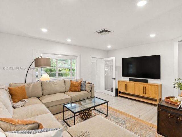 1450 SW 25th Ave, Miami, FL 33145