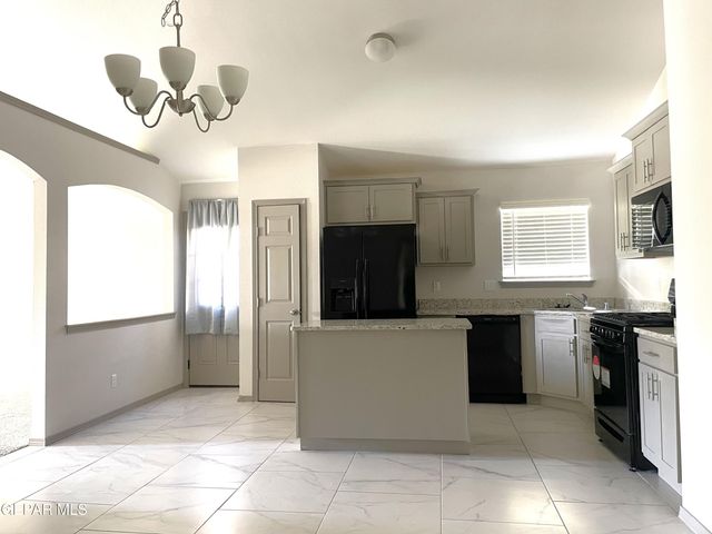 5004 ROSE ELISE Street, El Paso, TX 79938