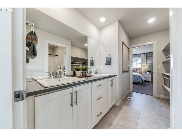 12361 Sw CHAMPLIN Ln, Beaverton, OR 97007