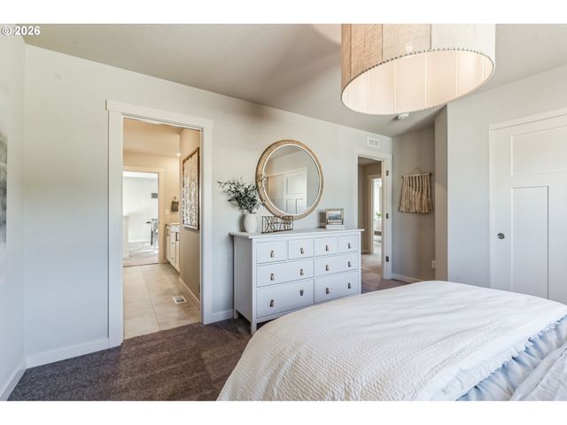 12361 Sw CHAMPLIN Ln, Beaverton, OR 97007