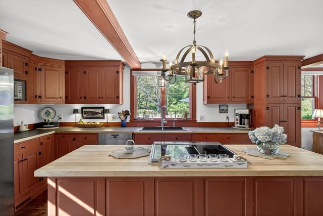 252 Route 6a, Sandwich, MA 02537