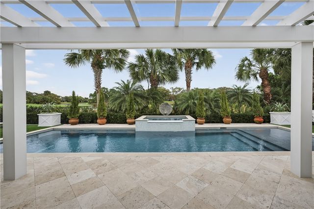 140 Island Creek Drive, Vero Beach, FL 32963