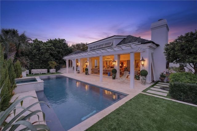 140 Island Creek Drive, Vero Beach, FL 32963