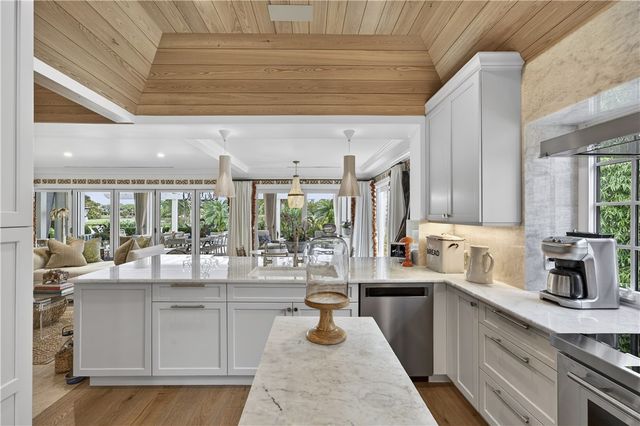 140 Island Creek Drive, Vero Beach, FL 32963