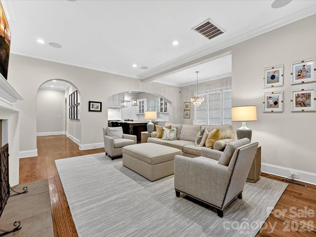 3025 Hanson Drive, Charlotte, NC 28207