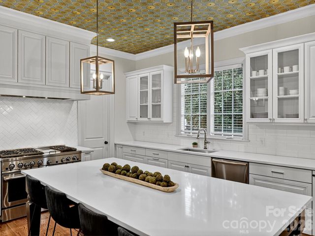 3025 Hanson Drive, Charlotte, NC 28207