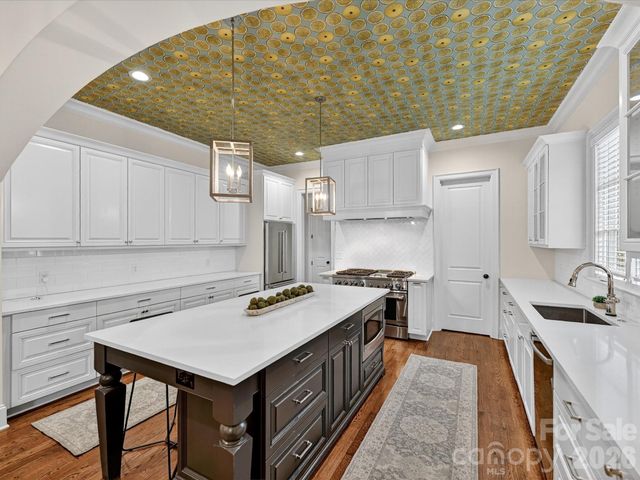 3025 Hanson Drive, Charlotte, NC 28207