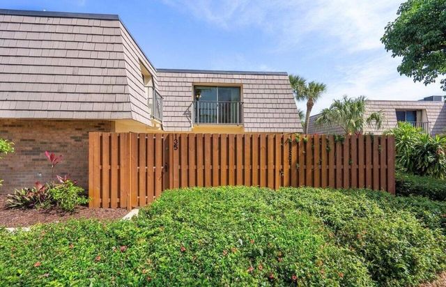 135 Ocean Cove Drive, Jupiter, FL 33477