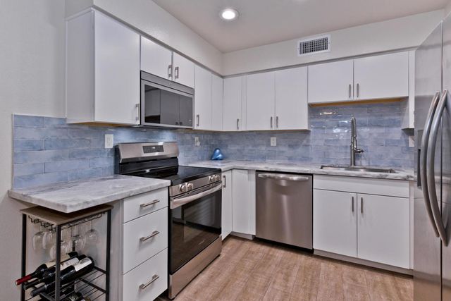 1221 Sunflower Lane, Palm Springs, CA 92262